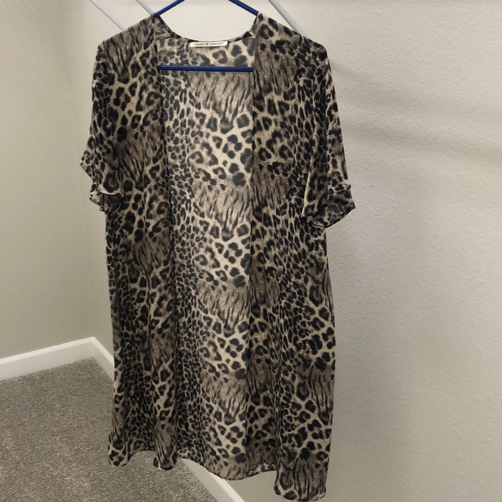 Collective Concepts animal print duster. Size M